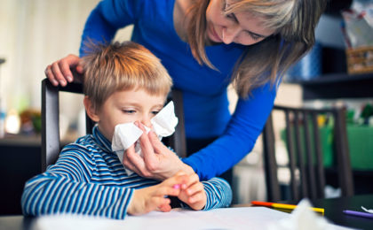 Kind hat Erkältung durch Atemwegsviren